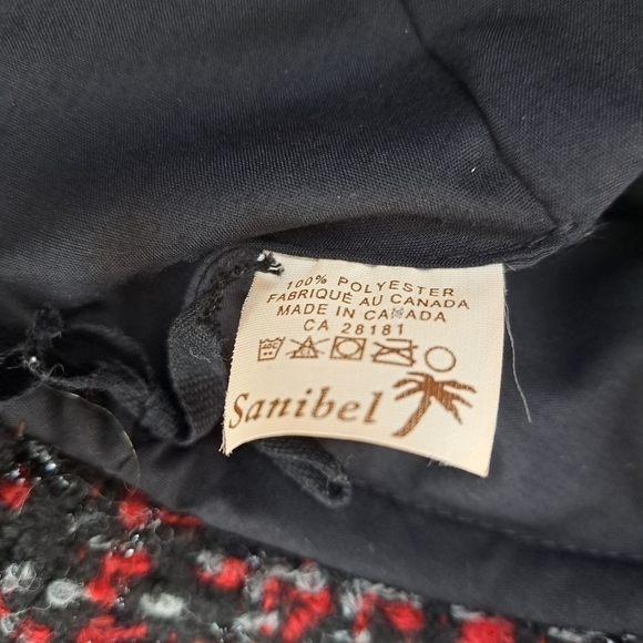 Sanibel vintage bucket hat, black, grey and red. 100% polyester. Made in Canada - Picture 9 of 10